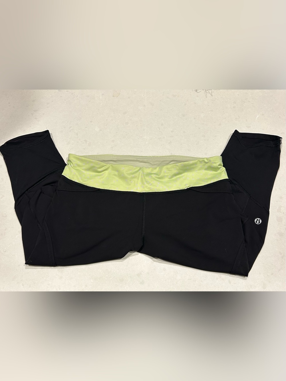 Lululemon capri leggings w/ yellow polka dot waistband